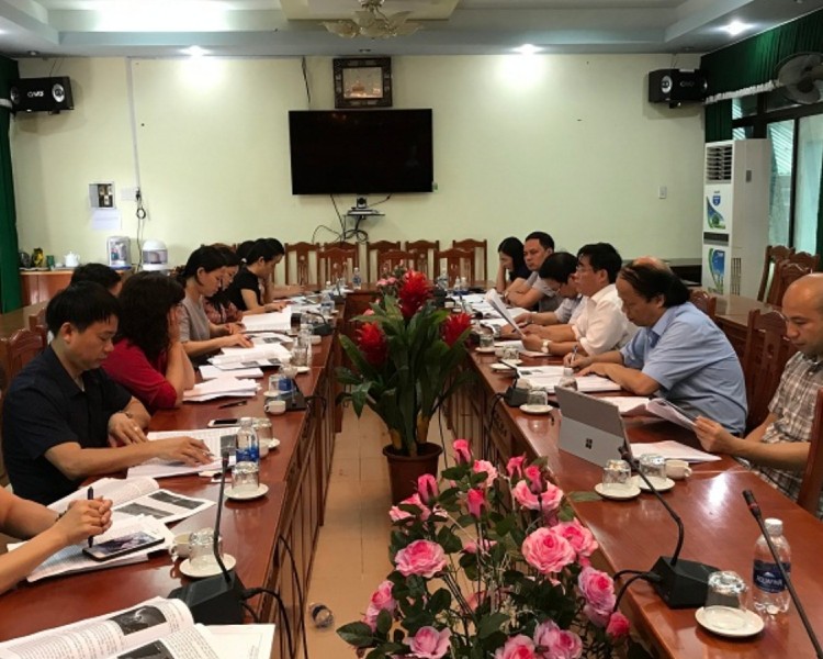 Developing training material of Non nuoc Cao Bang geopark for training in school from the academic year 2018-2019