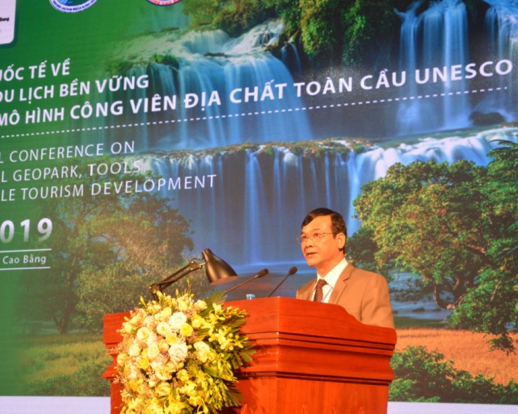 Đ/c Nguyễn Trung Thảo, Phó Chủ tịch UBND tỉnh phát biểu khai mạc Hội thảo