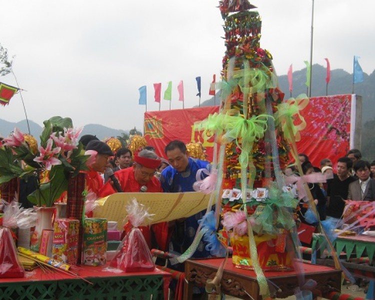 Lễ tế tại lễ hội Chùa Sùng Phúc, huyện Hạ Lang, tỉnh Cao Bằng
