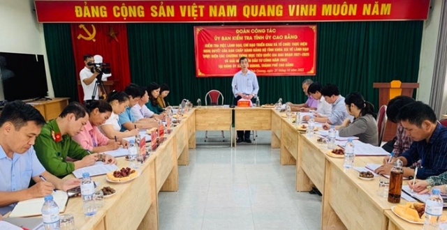 Đoàn kiểm tra Tỉnh ủy kiểm tra việc thực hiện Nghị quyết số 12 của Tỉnh Cao Bằng tại Đảng ủy xã Vĩnh Quang