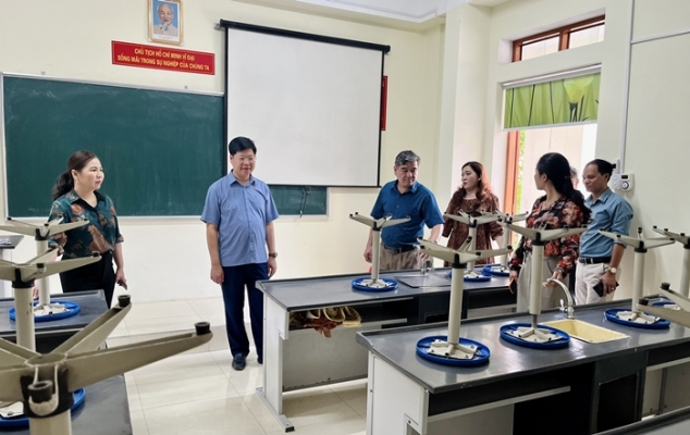 Thường trực HĐND thành phố giám sát việc xây dựng Trường đạt chuẩn quốc gia, xã hội hóa giáo dục và thực hiện chính sách hỗ trợ học sinh tại phường Hợp Giang và xã Hưng Đạo