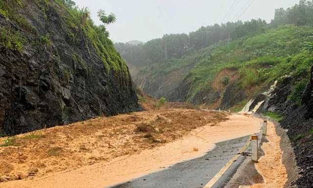 Thành phố chỉ đạo triển khai thực hiện các biện pháp ứng phó với mưa lớn, lũ quét, sạt lở đất