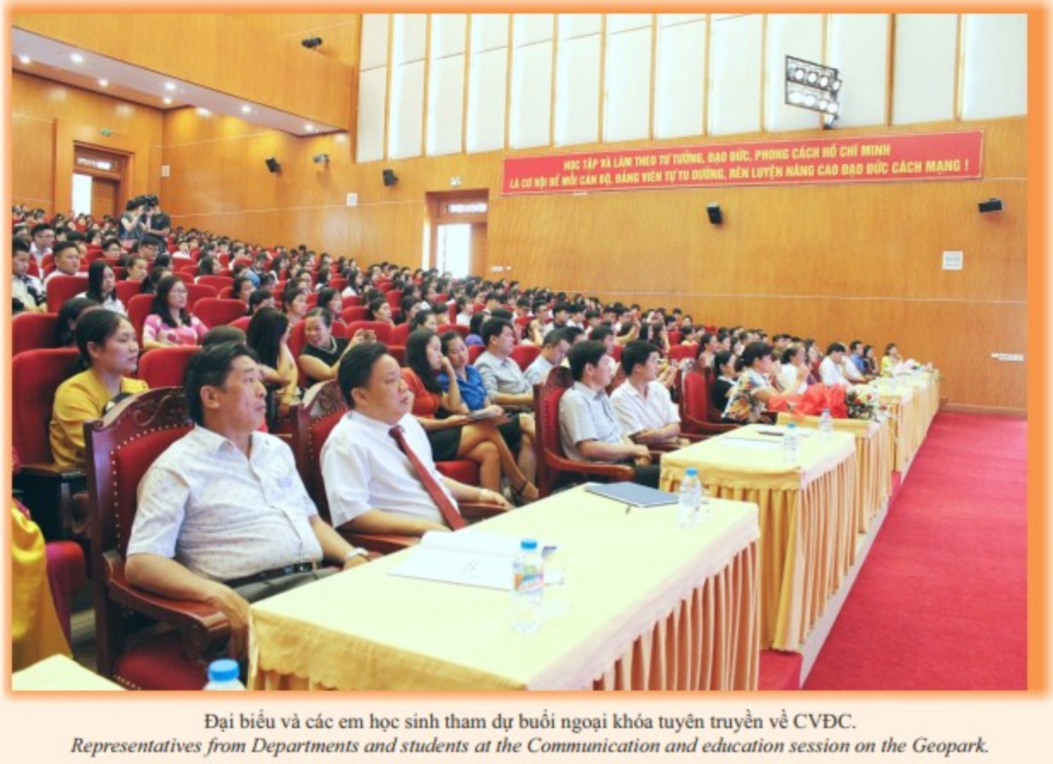 Trường THPT Chuyên tỉnh tổ chức Ngoại khóa về                                                            CVĐCTC UNESCO Non nước Cao Bằng