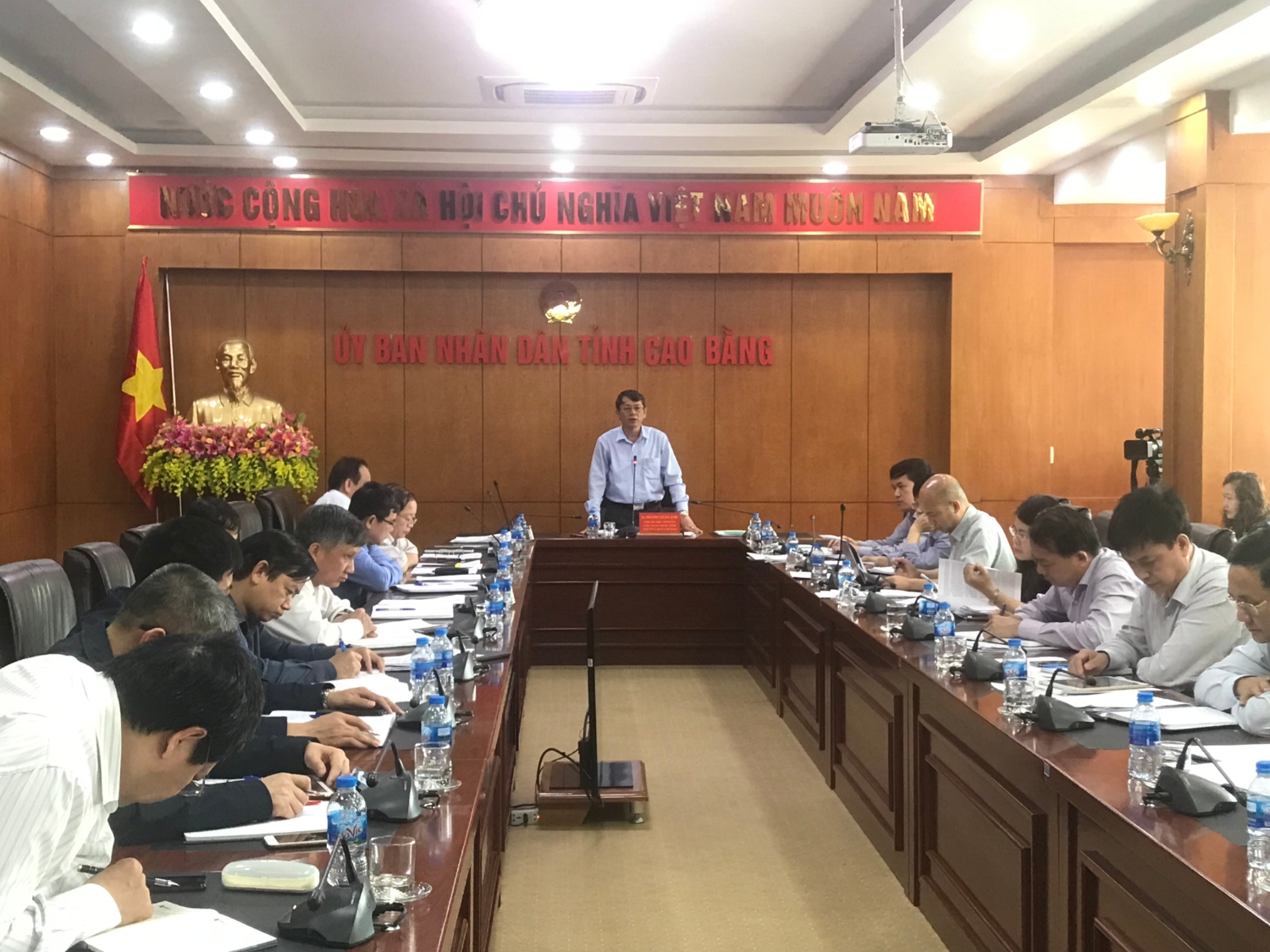 Chủ tịch UBND tỉnh Hoàng Xuân Ánh, Trưởng BCĐ phát biểu kết luận tại cuộc họp