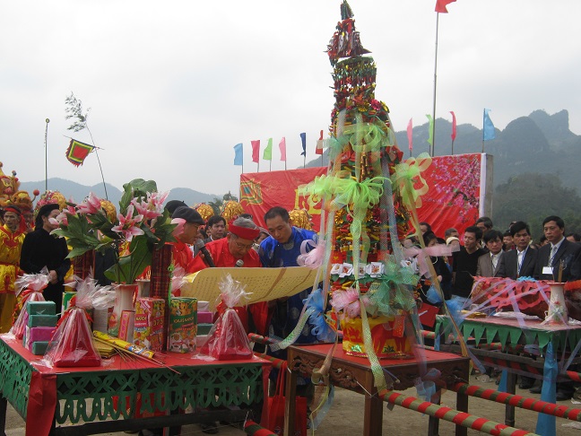 Lễ tế tại lễ hội Chùa Sùng Phúc, huyện Hạ Lang, tỉnh Cao Bằng