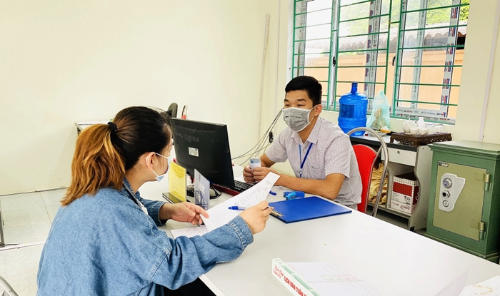 110770 can bo thuc hien nhiem vu tai bo phan tiep nhan va tra ket qua thu tuc hanh chinh cac cap nhiet tinh huong dan nguoi dan den giai quyet cac thu tuc ha 21501420