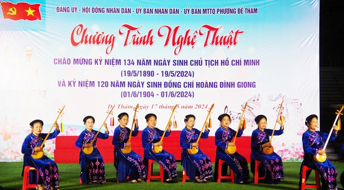 Then tinh do doi van nghe to dan pho bieu dien